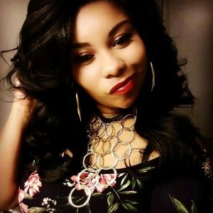 Meet your Posher, Crystal